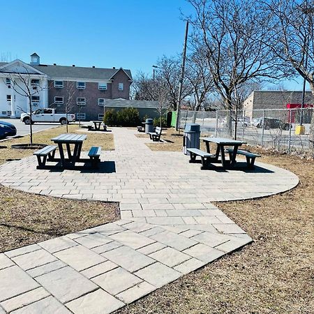 Econolodge Brossard Exterior foto